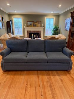 LONG SINGLE COUCH GREAT SHAPE