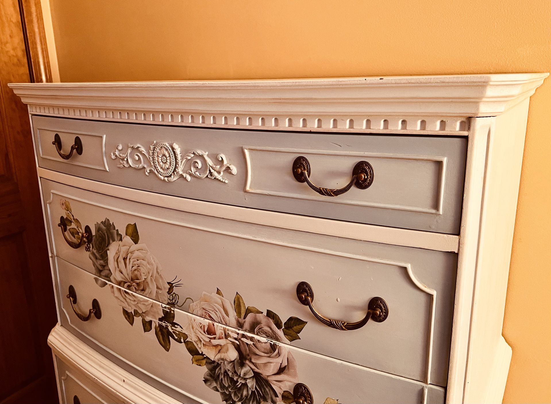 Custom Hand Painted Floral Dresser Vintage Cottagecore / French Country Custom Hand Painted Floral Dresser Vintage Cottagecore / French Country