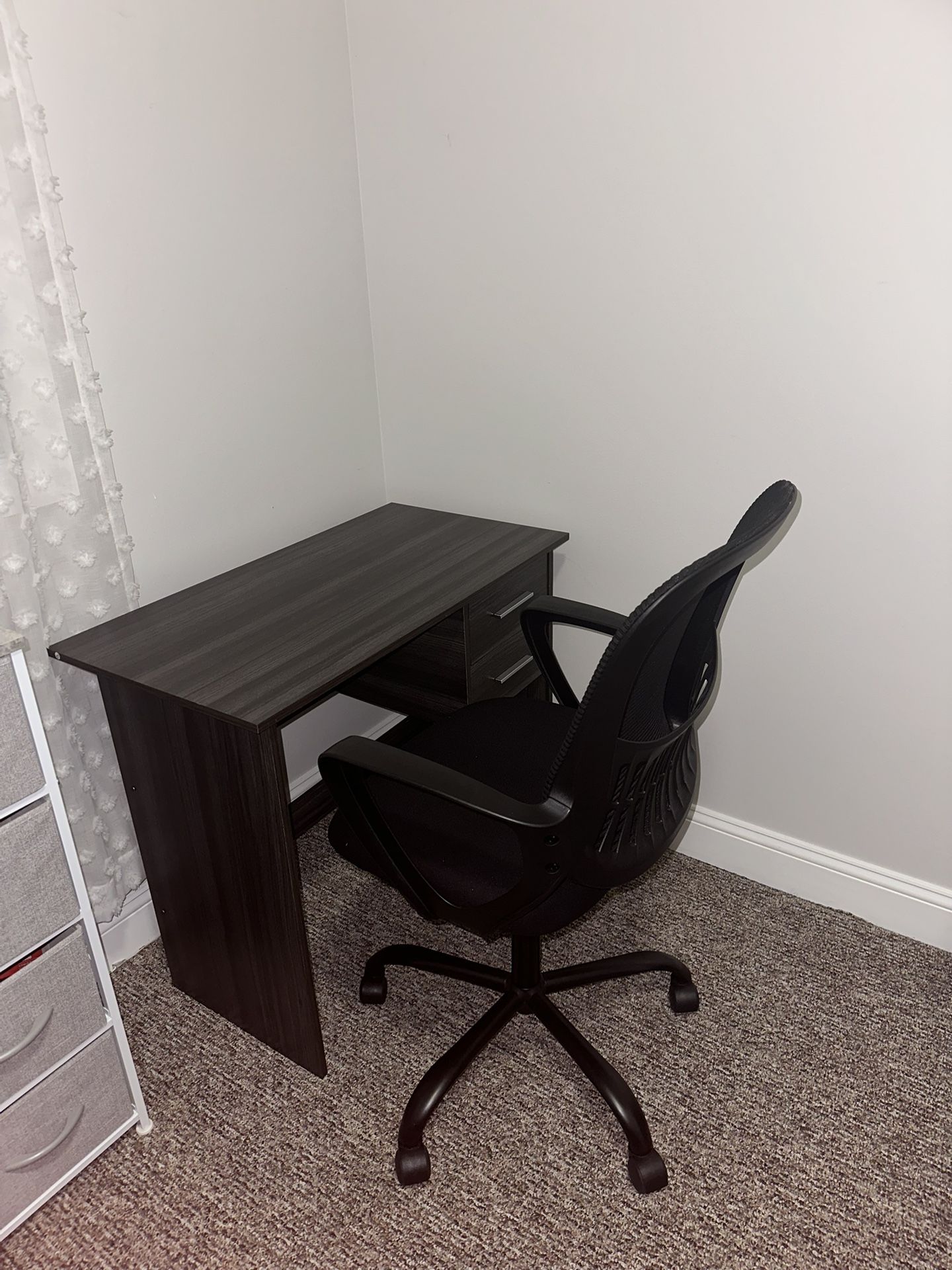 ✨ Black Wooden Desk & Chair Set – Minimalist, Solid & Like-New ✨