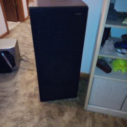 PIONEER SPEAKERS SET OF 2  BOTH ARE 3 FOOT TALL  GREAT CONDITION