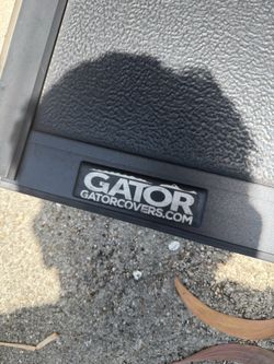 Truck bed cover- 2022 Toyota Tacoma short folding cover