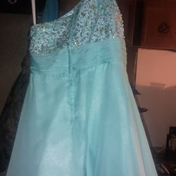 Mac Duggal Size 14 Formal Gown 
