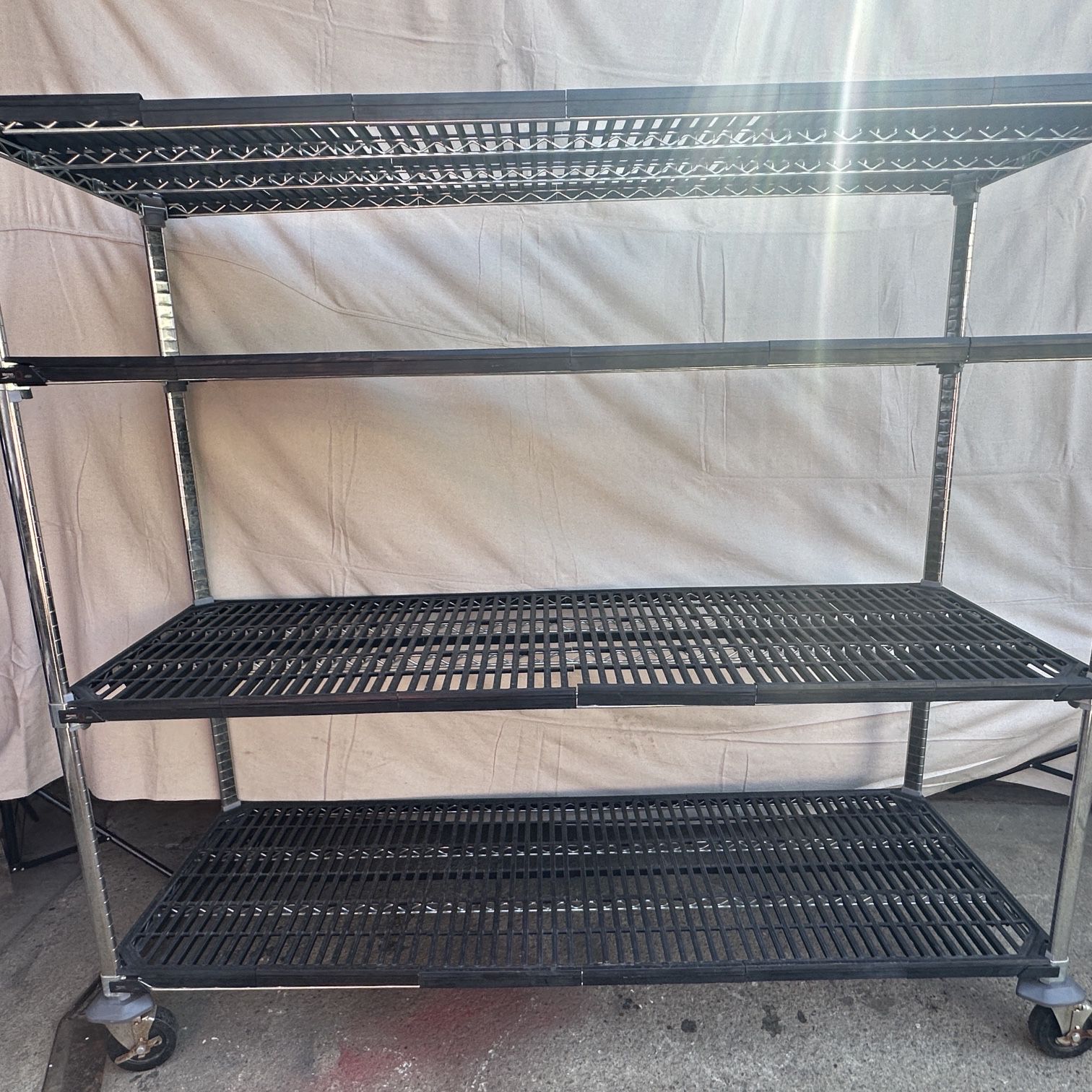 4-Shelf Industrial / Food Service Metal Cart With Snap On Plastic Shelf Covers 