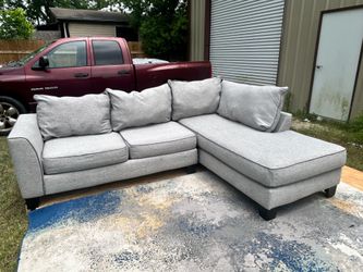 Modern Gray Sectional Sofa with Chaise