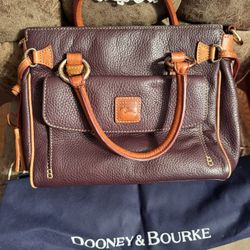Vintage Dooney & Bourke Pebble Grain Medium Pocket Satchel