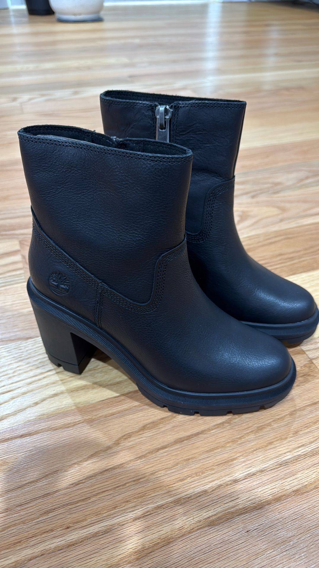 Timberland Allington Heights Mid Zip Up Boot - BRAND NEW 7.5 Women