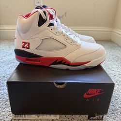 Jordan 5 fire red black tongue size 9.5