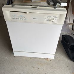 Hot Point Dishwasher 