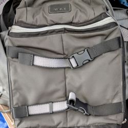 **** TUMI SLING BAG ** IPAD PRO ** TOP QUALITY 
