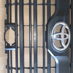 2022-26 Toyota Tundra Grill OEM