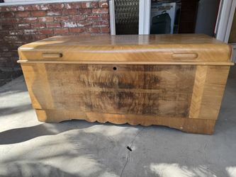 1941 Lane Alta vista Cedar waterfall chest 