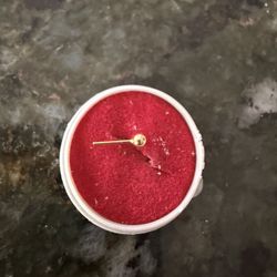 Women Golden Light Weight Nose Pin. 