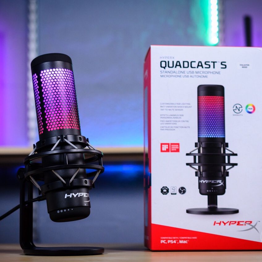 HyperX QuadCast - USB Condenser Gaming Microphone, for PC, PS4, PS5 and  Mac, Anti-Vibration Shock Mount, Four Polar Patterns, Pop Filter, Gain  Control, Podcasts, Twitch, , Discord, Red LED 