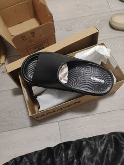 Steve Madden Slides