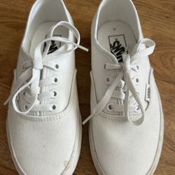 Classic White VANS Kids/Mens 4.5 Women’s 6.0