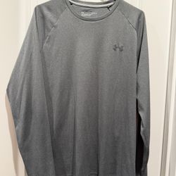 Men’s Large Under Armor Shirt