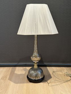 LAMP- ANTIQUE/VINTAGE  LAMP