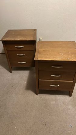 END TABLES (2) Real wood Solid 