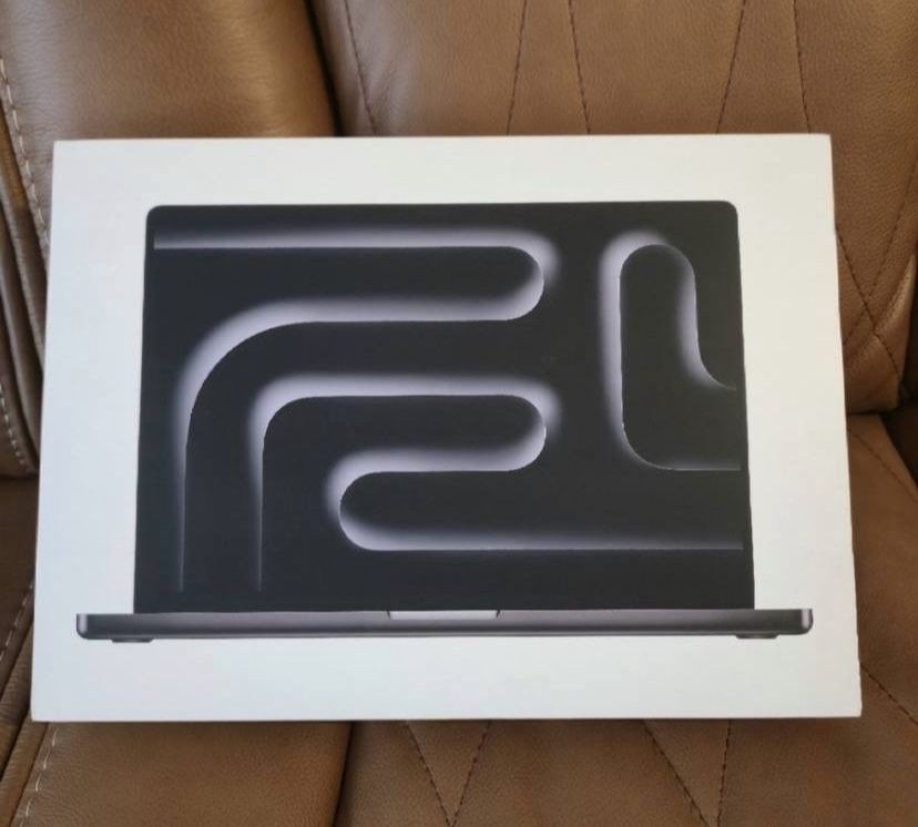MacBook Pro 16” M4 Max Chip