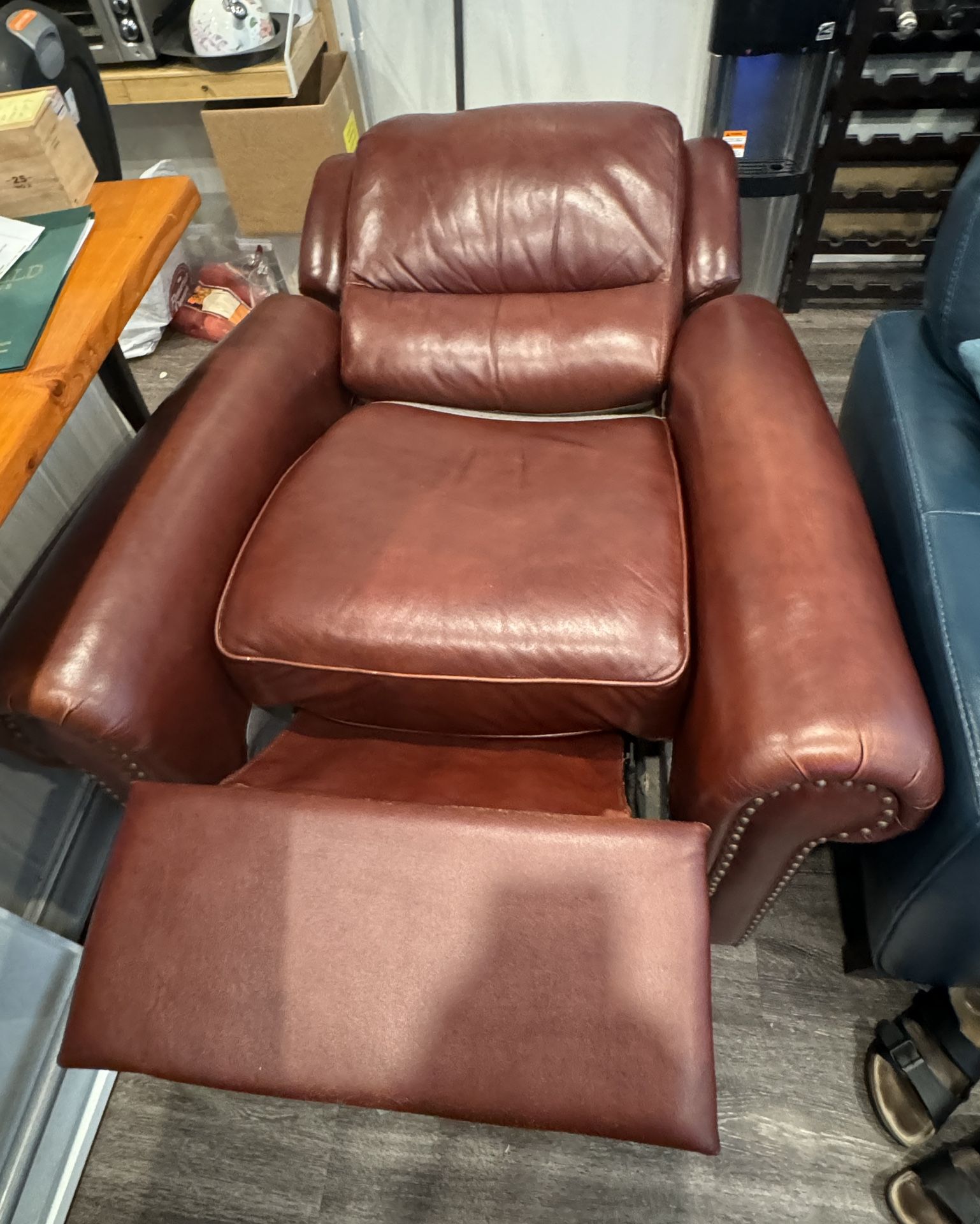 100 % Leather Reclinable Sofa 