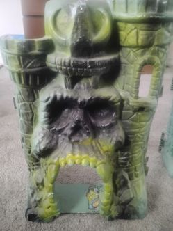 Castle gray skull