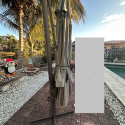 Large Offset Cantilever Patio Umbrella (Gray) + Cross Base