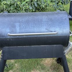 TRAEGER Smoker Grill BBQ 