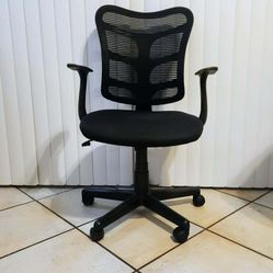 Ergonomic Super Back Black Mesh Task Chair 