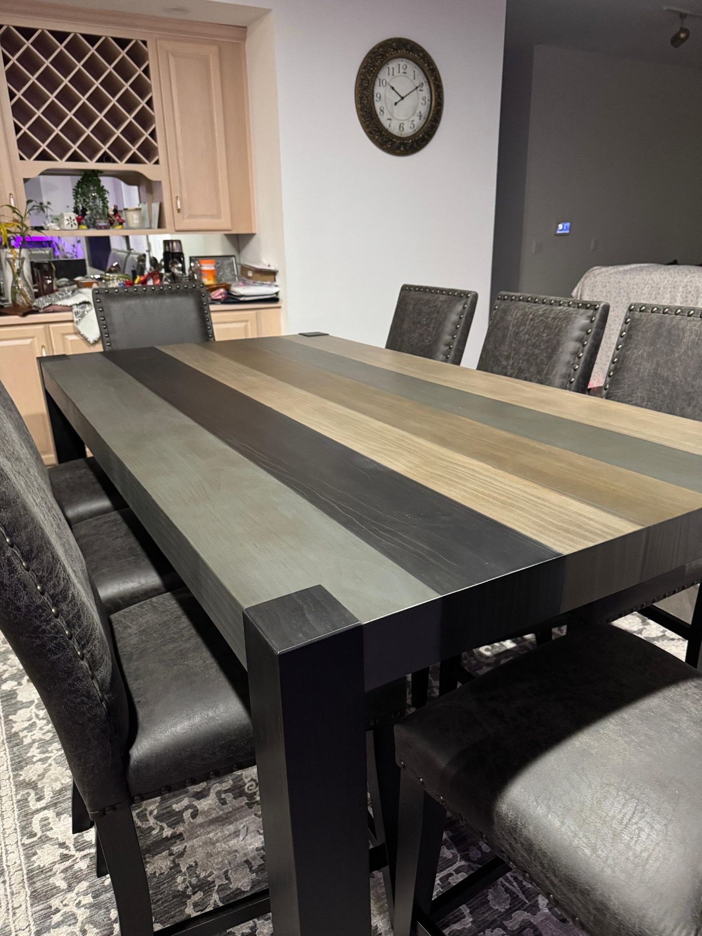 Wooden Table!! Almost New!!