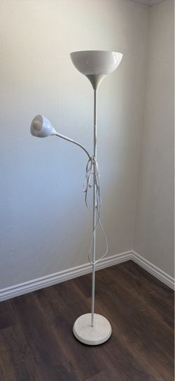 Stand loght white