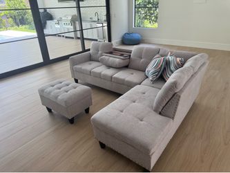 Brand New Sectional Sofa with Ottoman / Sofa Seccional con Ottoman Nuevo a Estrenar … Fast delivery 🚚