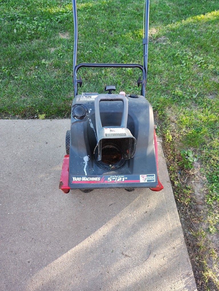 Yard Machine By MTD 5 HP/21"