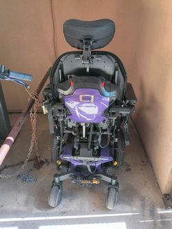 Quantum edge 3 stretto wheelchair