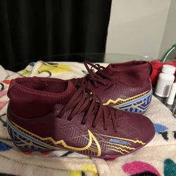 Nike Cleats - USED/GREAT CONDITION 