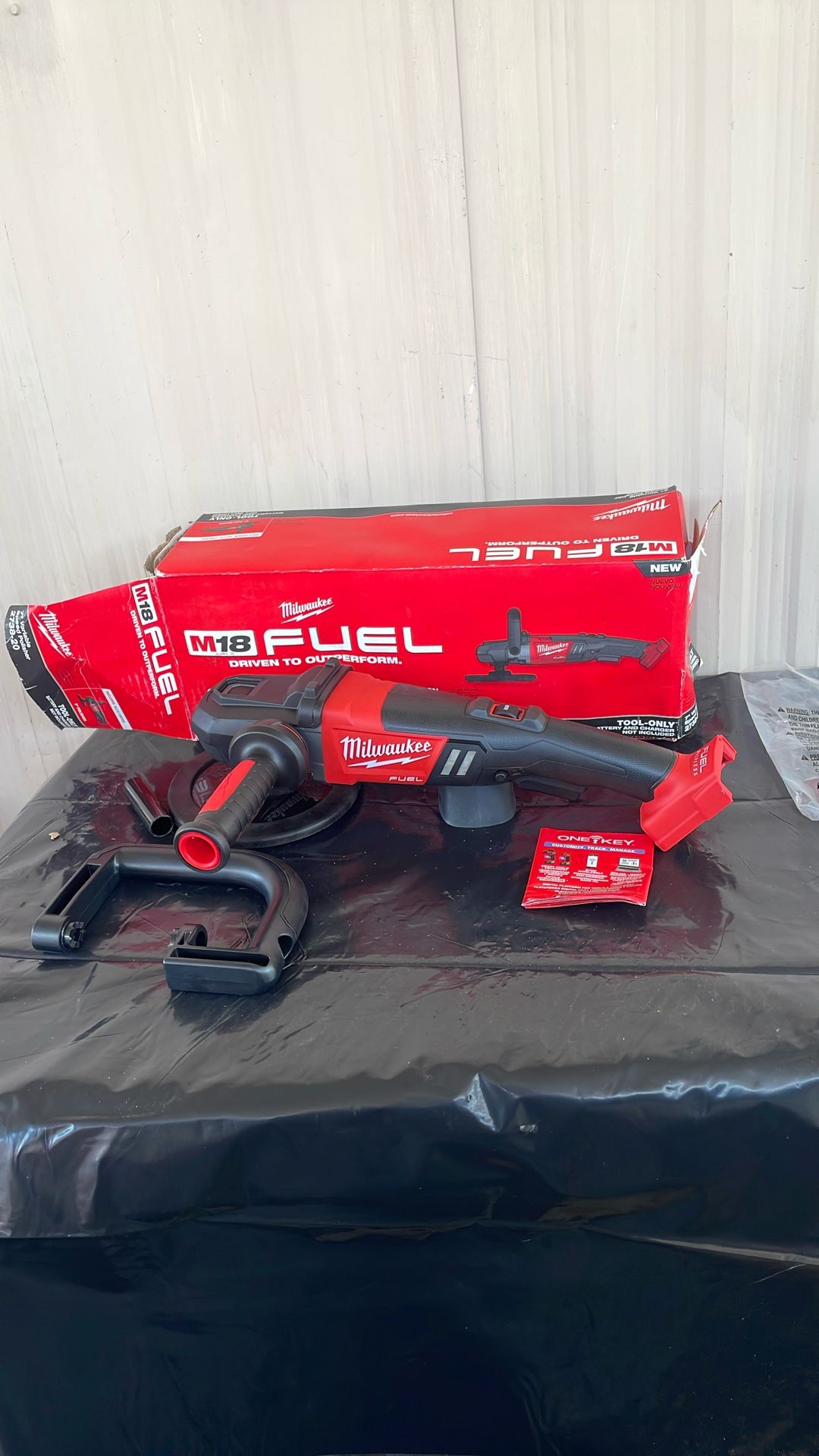 M18 FUEL 18V Lithium-Ion Brushless Cordless 7 in. Variable Speed Polisher (Tool-Only)