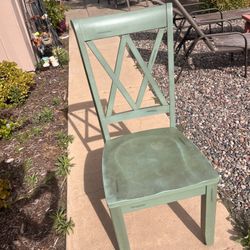 4 Dining Room Chairs 