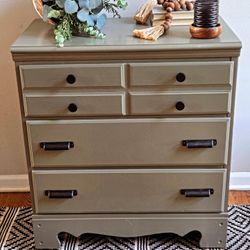 Green 3 drawer dresser