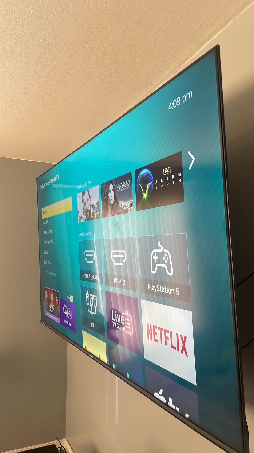 65” Hissense Tv