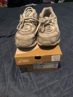 ASICS GEL-NYC Cream/Oyster Grey Size 7.5 Used