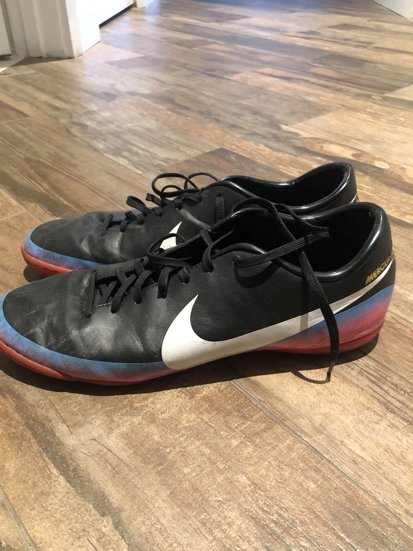 Nike Indoor Soccer Shoes Men’s