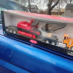 Peterbilt Long Haul Truck And Trailer Excavator Set..