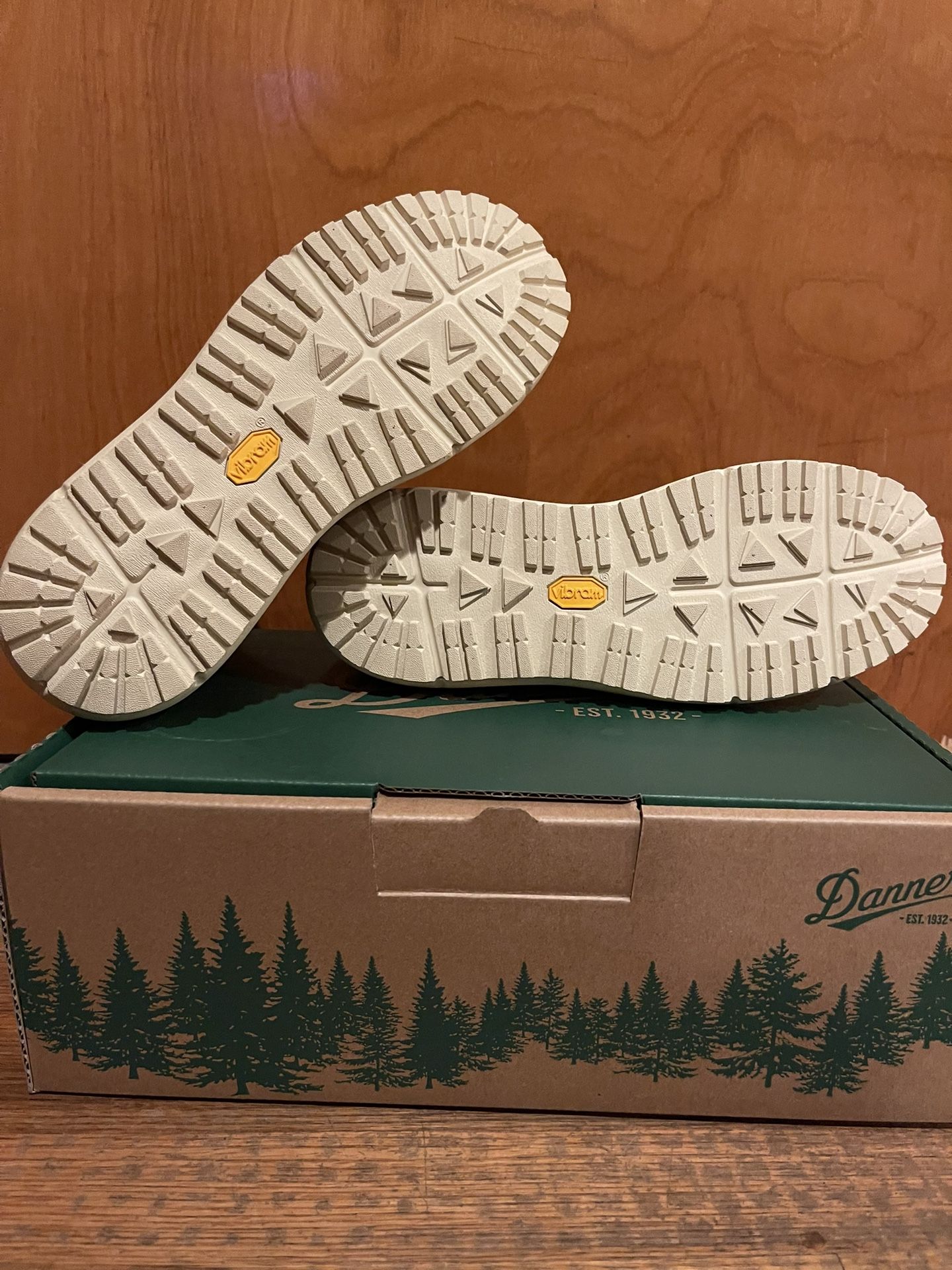Danger Tramline Chelsea 917 Size 9.5 Mens D Width for Sale in