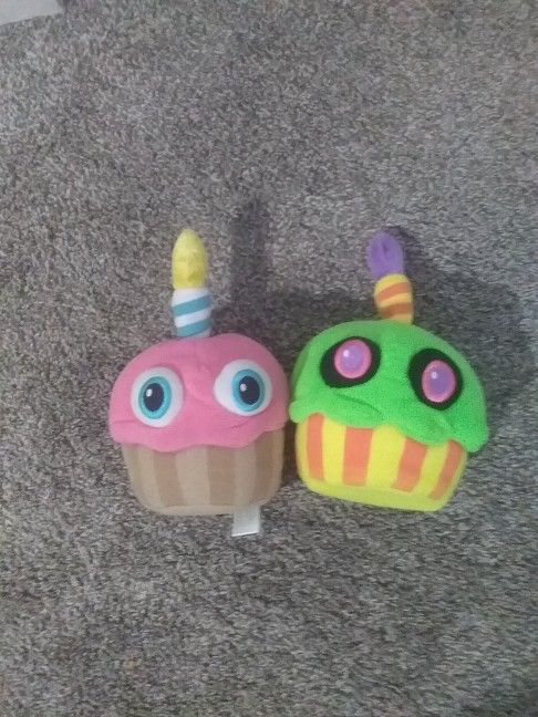 Cupcake Plushies