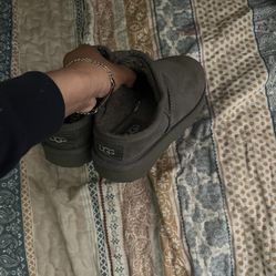 UGG Classic Slipper Dark Grey