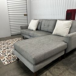 GREY SECTIONAL COUCH W/ FREE DELIVERY 