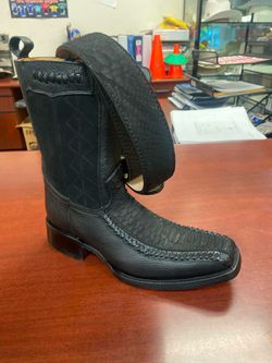 Sets de botas de piel con cinturón