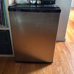 Mini Fridge - Moving, must Go!