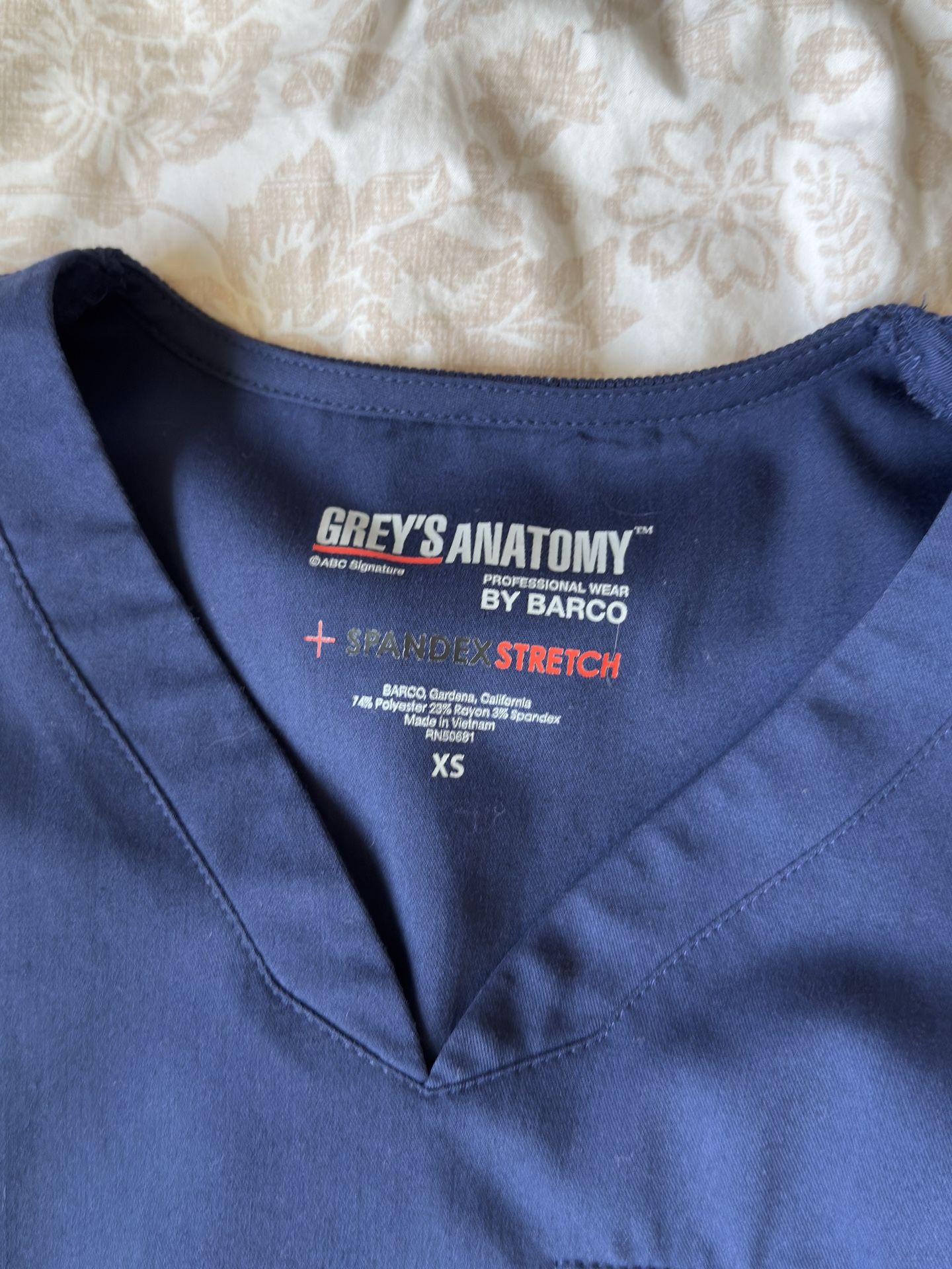 XS Grey’s Anatomy Scrub Set