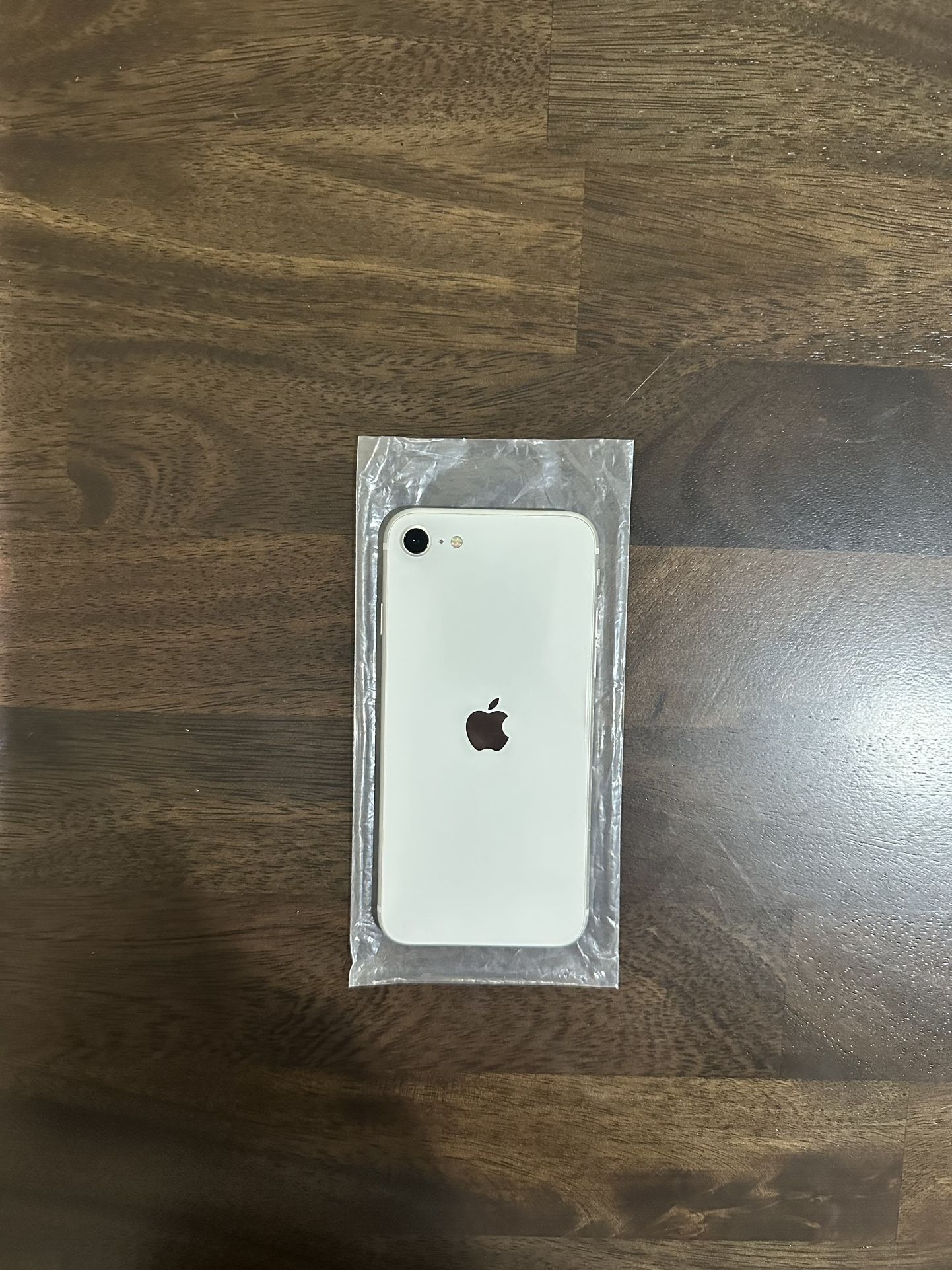 iPhone SE White 64GB Unlocked (MDM)