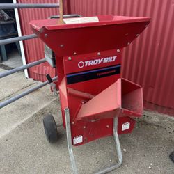 Troy-Bilt Wood chipper/shredder
